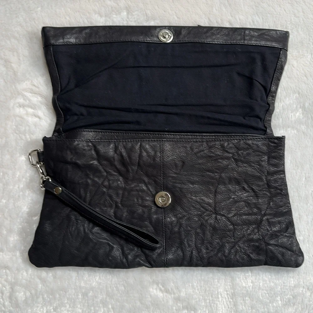 Deena & Ozzy Black Textured 100% Soft Goat Leather Foldover Clutch w/Wrist Strap - Picture 2 of 9